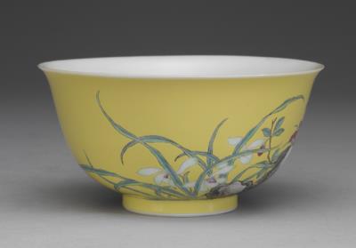 图片[2]-Bowl with “Auspicious Fungus and Orchid Celebrating Birthday” motif on a yellow ground in falangcai painted enamels, Qianlong reign (1736-1795), Qing dynasty-China Archive